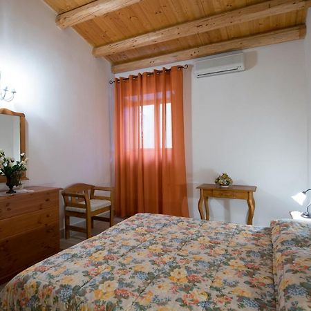 Agriturismo Borgo Degli Ulivi Canicattini Bagni ภายนอก รูปภาพ