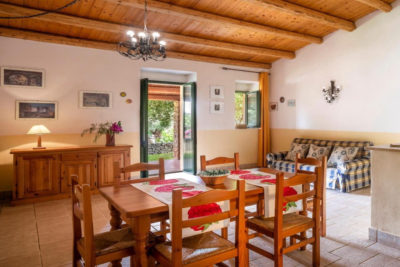 Agriturismo Borgo Degli Ulivi Canicattini Bagni ภายนอก รูปภาพ
