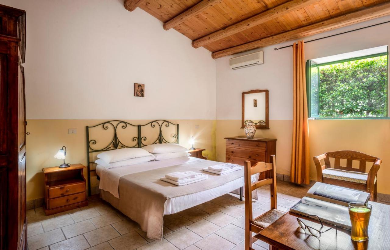 Agriturismo Borgo Degli Ulivi Canicattini Bagni ภายนอก รูปภาพ