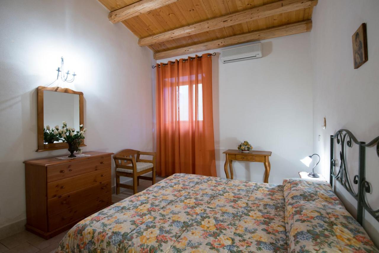 Agriturismo Borgo Degli Ulivi Canicattini Bagni ภายนอก รูปภาพ