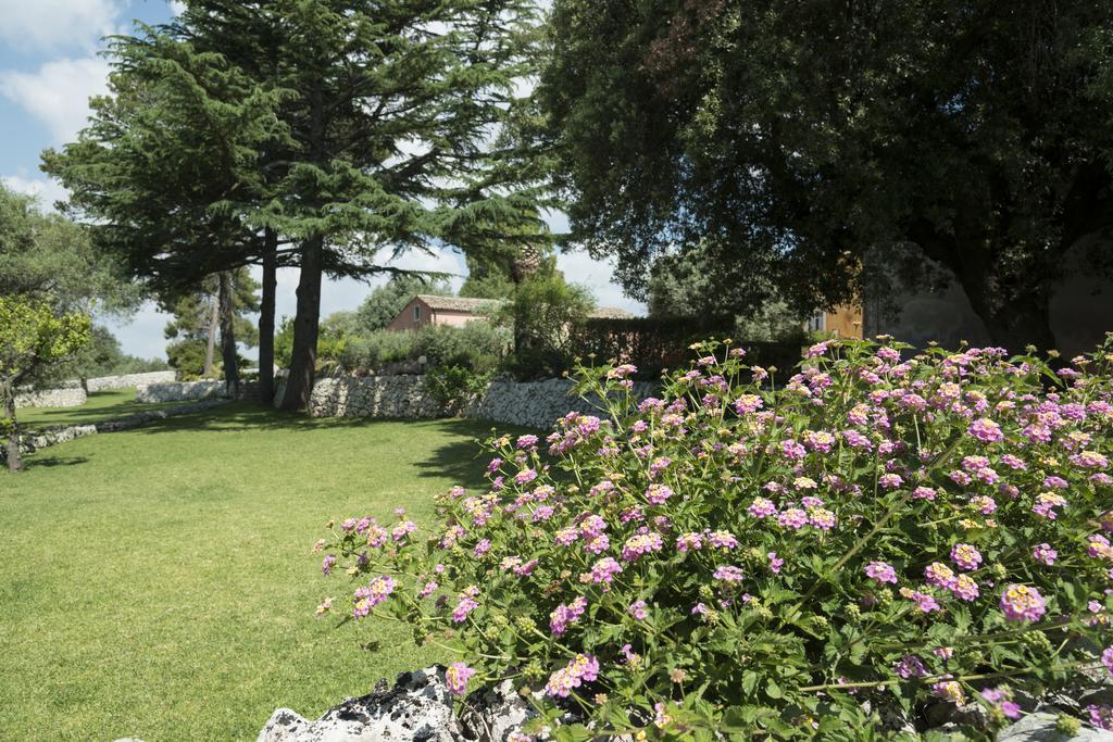 Agriturismo Borgo Degli Ulivi Canicattini Bagni ภายนอก รูปภาพ