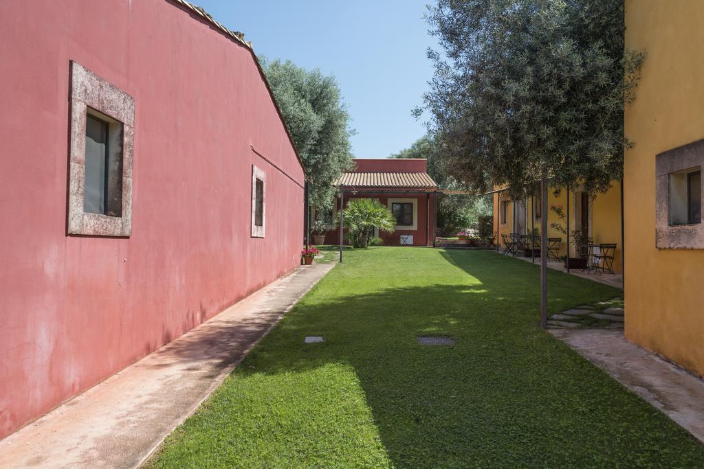 Agriturismo Borgo Degli Ulivi Canicattini Bagni ภายนอก รูปภาพ