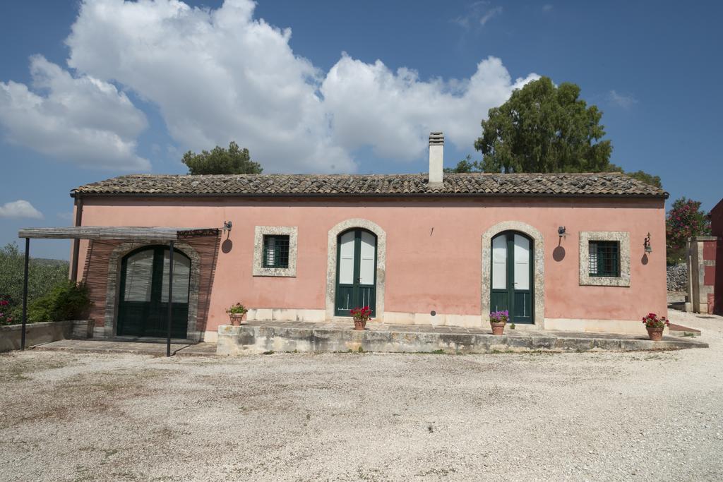 Agriturismo Borgo Degli Ulivi Canicattini Bagni ภายนอก รูปภาพ