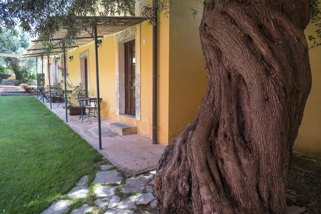 Agriturismo Borgo Degli Ulivi Canicattini Bagni ภายนอก รูปภาพ
